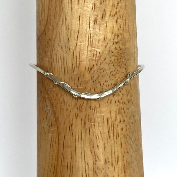Sterling Silver 925 Dainty Twisted Hammered V Shaped Cuff Bracelet 6.75" - Picture 7 of 16